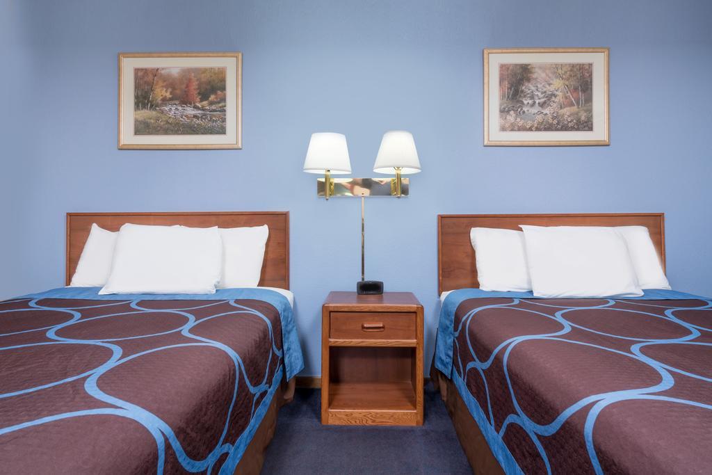 Hotel Super 8 By Wyndham Mankato Habitación foto